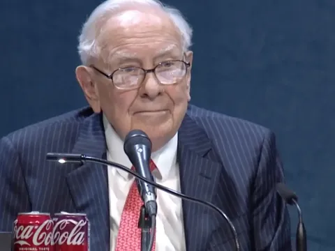 Huyền thoại đầu tư Buffett: Sắp lui về hậu trường nhưng vẫn gây sốc với khoản đầu tư trị giá 4,9 tỷ USD