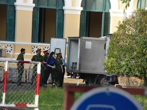 Xét xử Hoa hậu Thùy Tiên, Quang Linh, Hằng Du Mục: Giám đốc "Chị Em Rọt" khai nhận "thiếu kiến thức" an toàn thực phẩm