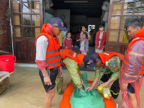 “Mệnh lệnh thép” giữa dòng nước dữ: Lính cứu nạn PC07 Gia Lai trắng đêm giành giật sự sống cho dân