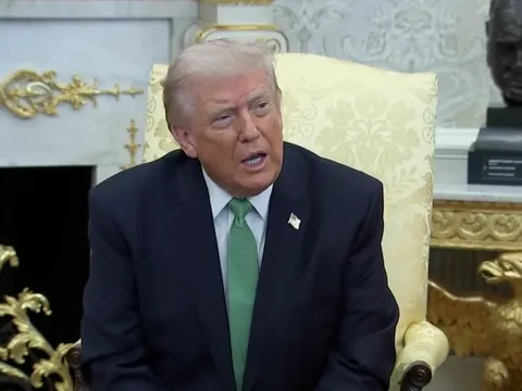 Ông Trump thất vọng, nói Mỹ nên xem xét lại tư cách thành viên NATO, cảnh báo các đồng minh Châu Á