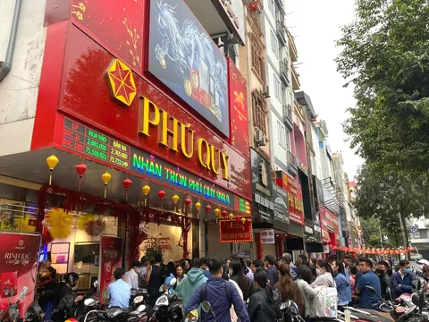 Giá vàng 'sập': Kẻ khóc, người cười