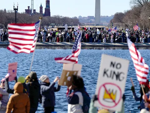 Biểu tình “No King” diễn ra trên toàn nước Mỹ phản đối Tổng thống Trump