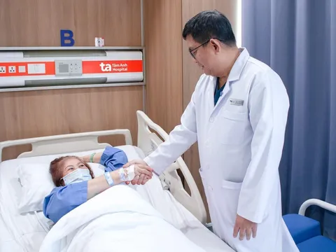 Việt Nam lần đầu có Robot AI thay khớp chuẩn xác và an toàn vượt trội