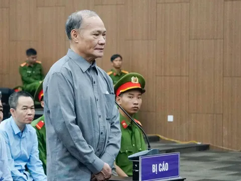 Cựu Thứ trưởng Hoàng Văn Thắng nhận quà 'cảm ơn' 200.000 USD từ doanh nghiệp