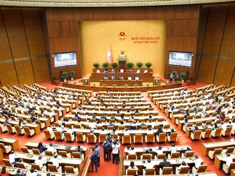 Từ chính sách thuế xăng dầu đến tư duy quản trị mới