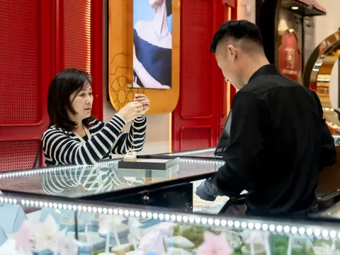 Giá vàng hôm nay 20/5: Vàng nhẫn giảm sâu, nhà đầu tư đối mặt rủi ro lớn
