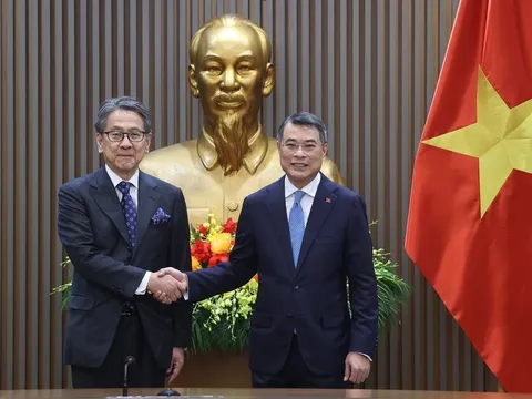Thủ tướng tiếp Chủ tịch Ngân hàng JBIC Nhật Bản: Hỗ trợ Việt Nam triển khai các dự án, định hướng chiến lược