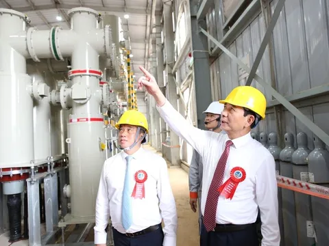 Công bố sản phẩm nhôm thỏi đầu tiên của Việt Nam