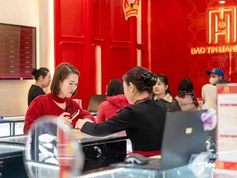 Giá vàng hôm nay 24/9: Vàng thế giới giảm sâu