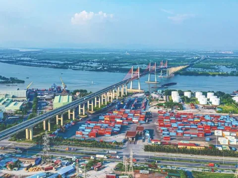 Hạ tầng và thể chế mở đường cho dòng vốn lớn