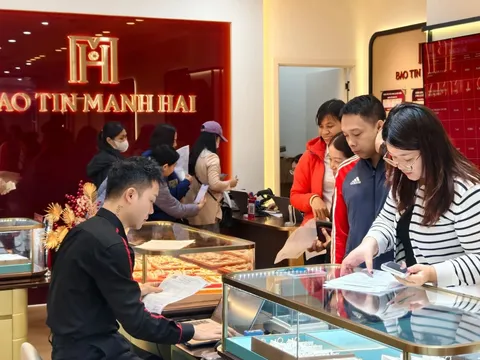 Giá vàng hôm nay 30/9: Vàng nhẫn, vàng miếng tăng, giảm trái chiều