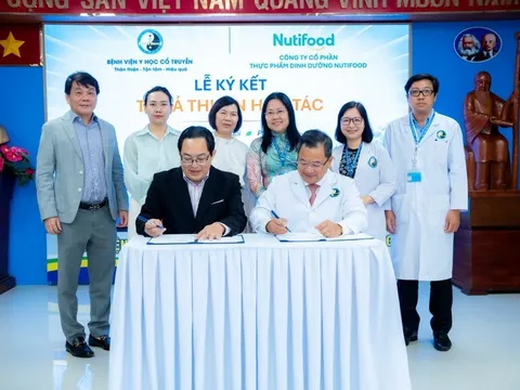 Nutifood và Bệnh viện Y học cổ truyền TPHCM hợp tác phát triển giải pháp dinh dưỡng từ dược liệu Việt
