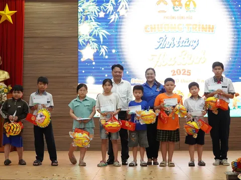 TP Hồ Chí Minh: Phường Đông Hòa ấm áp chương trình “ánh trăng hòa bình”