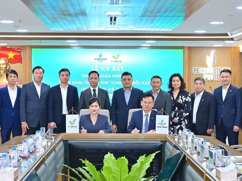 V-Green triển khai hơn 3.000 tủ đổi pin xe máy điện tại hệ thống của PVOIL
