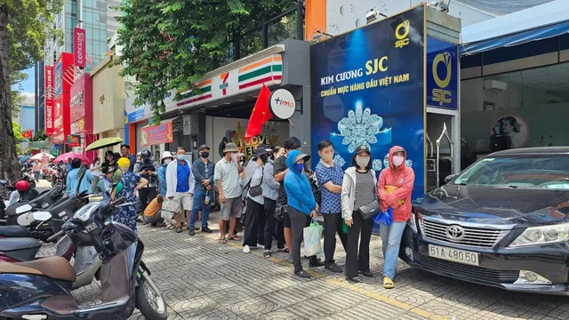 Để người dân không còn 'mải miết' chạy theo giá vàng