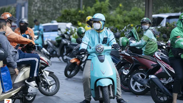 Điều gì sẽ xảy ra khi 400 nghìn tài xế TP.HCM chuyển sang xe điện?