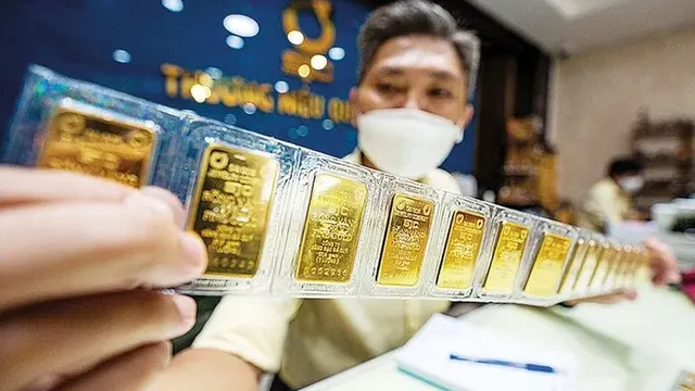 Chuyên gia hé lộ thời điểm chênh lệch giá sẽ về mức 4 - 5 triệu/lượng sau xóa độc quyền vàng miếng