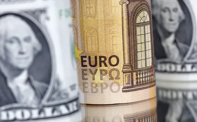 Đồng USD có thể đạt mức ngang giá với euro trong năm 2025