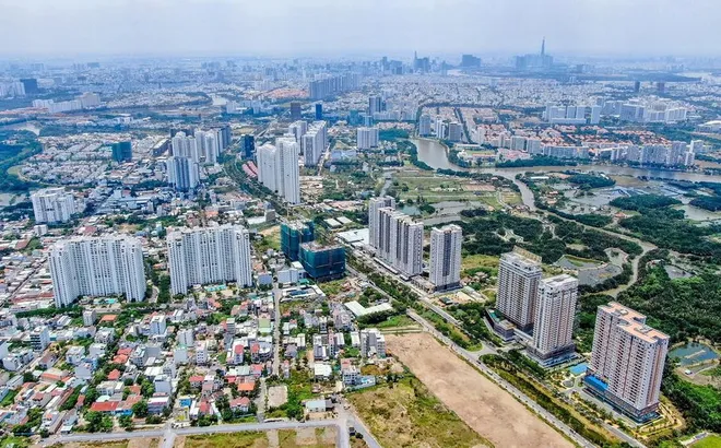 Ngân hàng bơm 'dòng tiền rẻ', bất động sản thành kênh trú ẩn hấp dẫn?