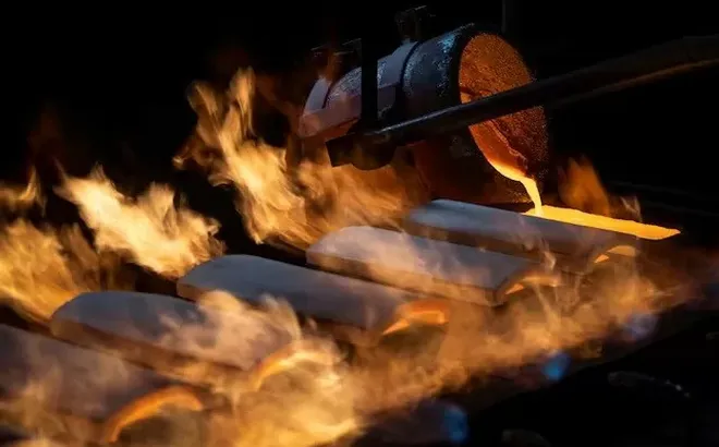 Giá vàng hôm nay 4/4/2025: Giá vàng bất ngờ sập mạnh, xuất hiện tâm lý bán tháo