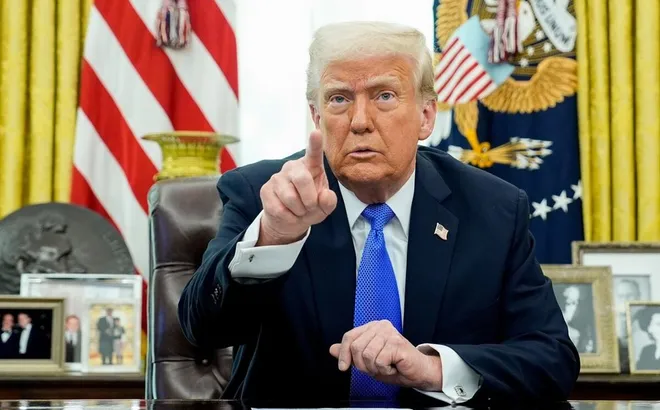 Tổng thống Trump cảnh báo về sự suy thoái kinh tế nếu Fed không hạ lãi suất