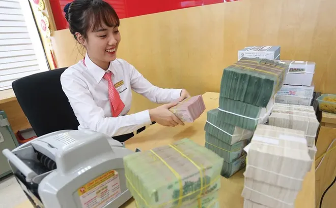 Tín dụng tăng tốc, thúc đẩy lợi nhuận ngân hàng tiếp tục đi lên