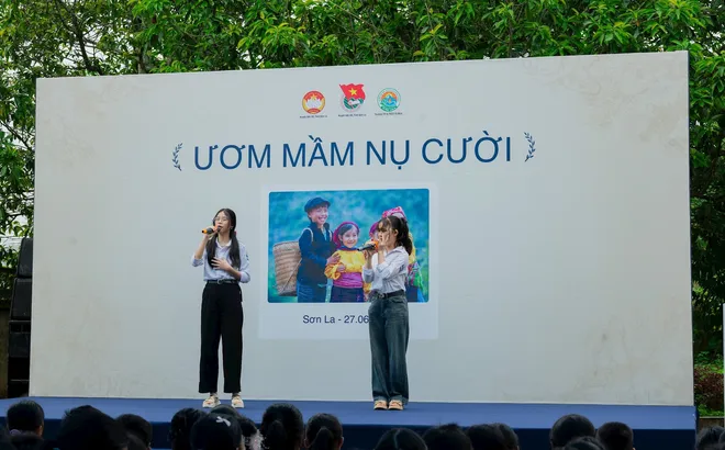 "Ươm Mầm Nụ Cười" - Hành trình mang tri thức và yêu thương đến trẻ em Tây Bắc