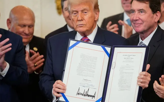 Tổng thống Mỹ Donald Trump ban hành đạo luật tiền số