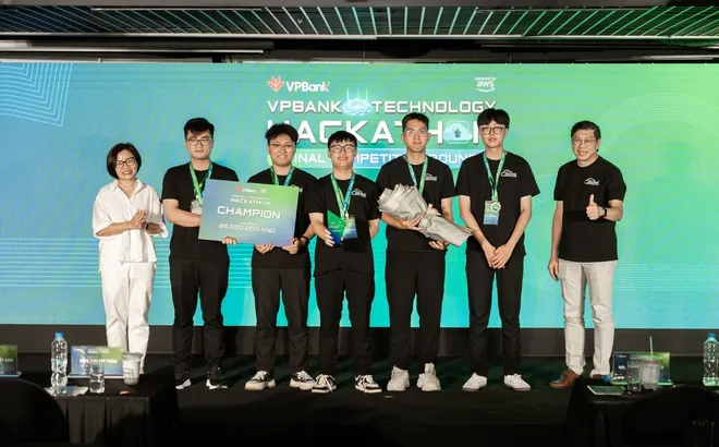 VPBank Technology Hackathon 2025: Những người trẻ "viết tương lai" cho ngân hàng số