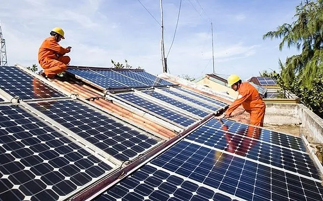 Dân tự lắp điện mặt trời: Thêm nguồn cung điện, EVN lại đòi phạt?