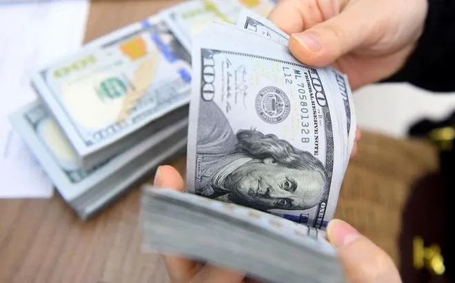 Lãi suất liên ngân hàng giảm sâu; tỷ giá căng thẳng tới khi nào?