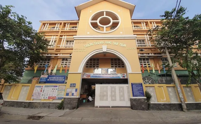 Vụ nghi ngộ độc ở Trường Tiểu học Đặng Thuỳ Trâm, số học sinh nhập viện tăng