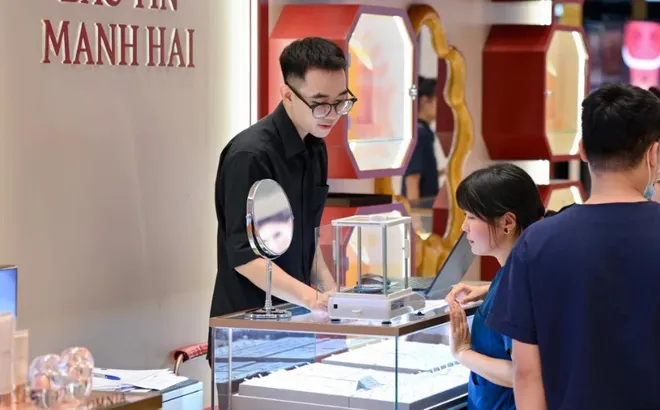 Giá vàng tuần qua: Vàng thế giới 'bứt tốc'