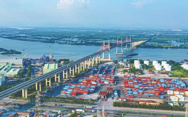 Hạ tầng và thể chế mở đường cho dòng vốn lớn